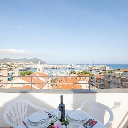Apartment La Marina *