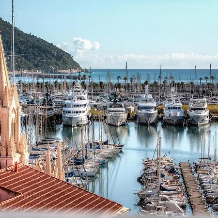 Apartment La Marina