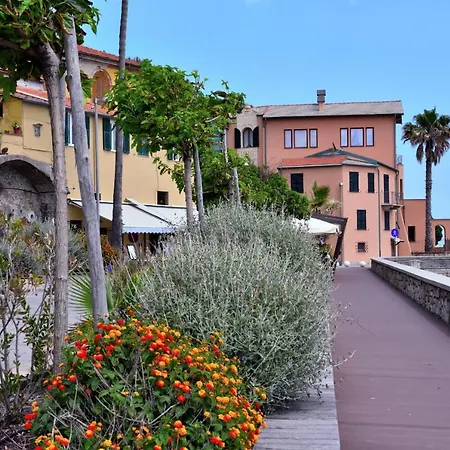 La Marina *